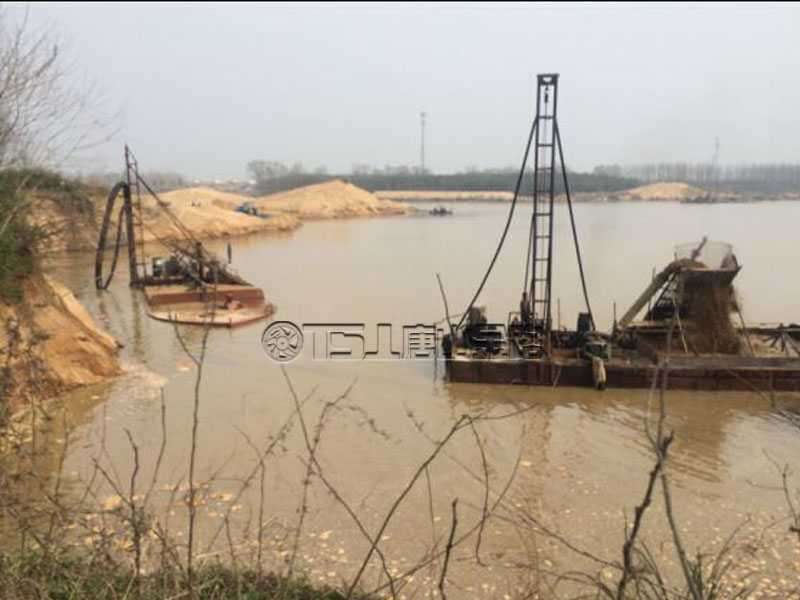 無節(jié)制開采河沙，河堤受損嚴重