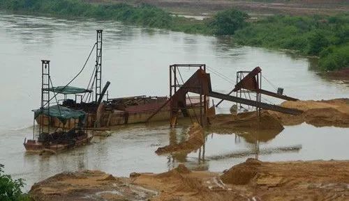 杜絕非法采砂，機(jī)制砂生產(chǎn)才是長(zhǎng)久之道！