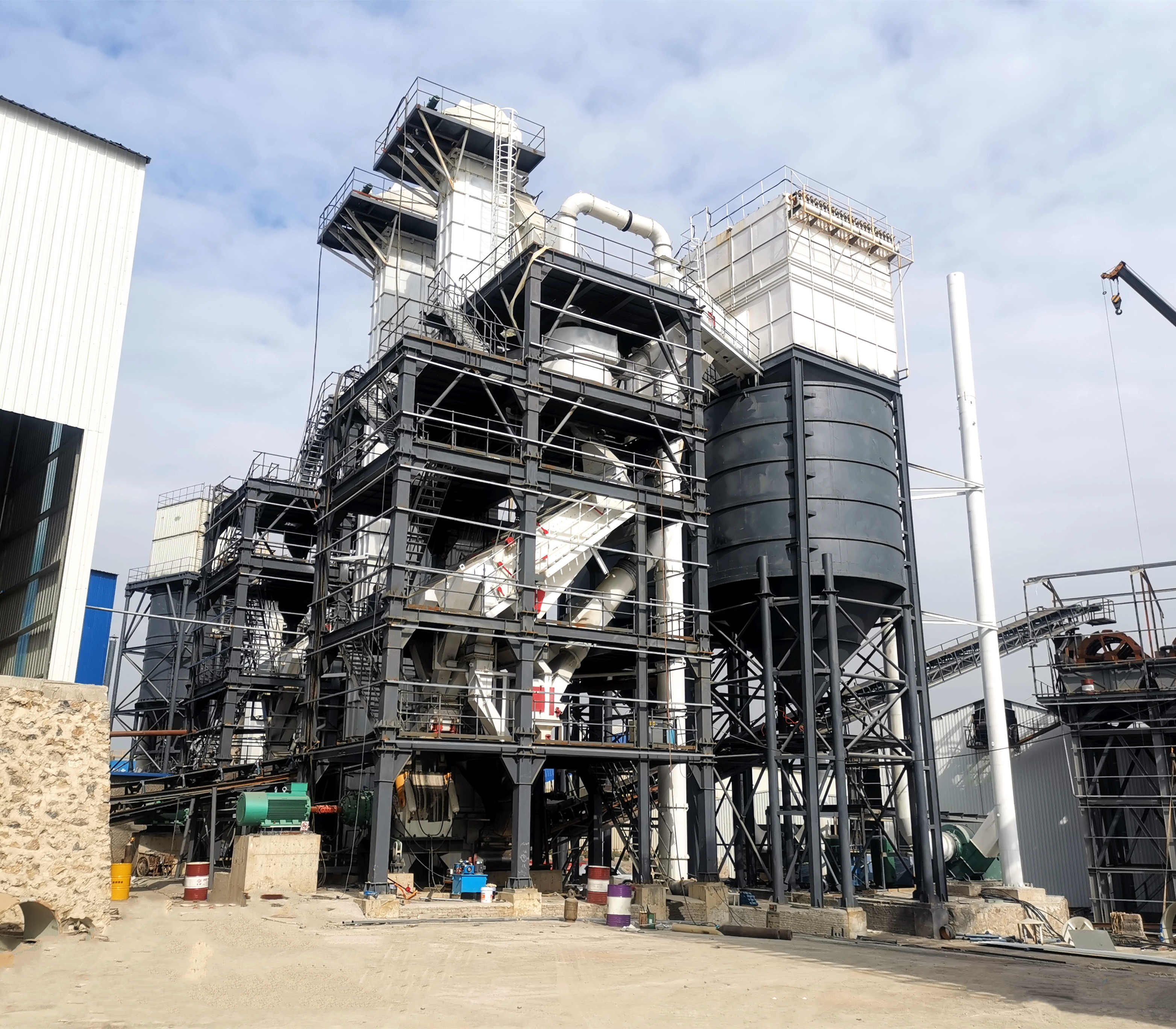 塔樓式制砂生產(chǎn)線（制砂樓），實現(xiàn)生產(chǎn)空間的最大化利用