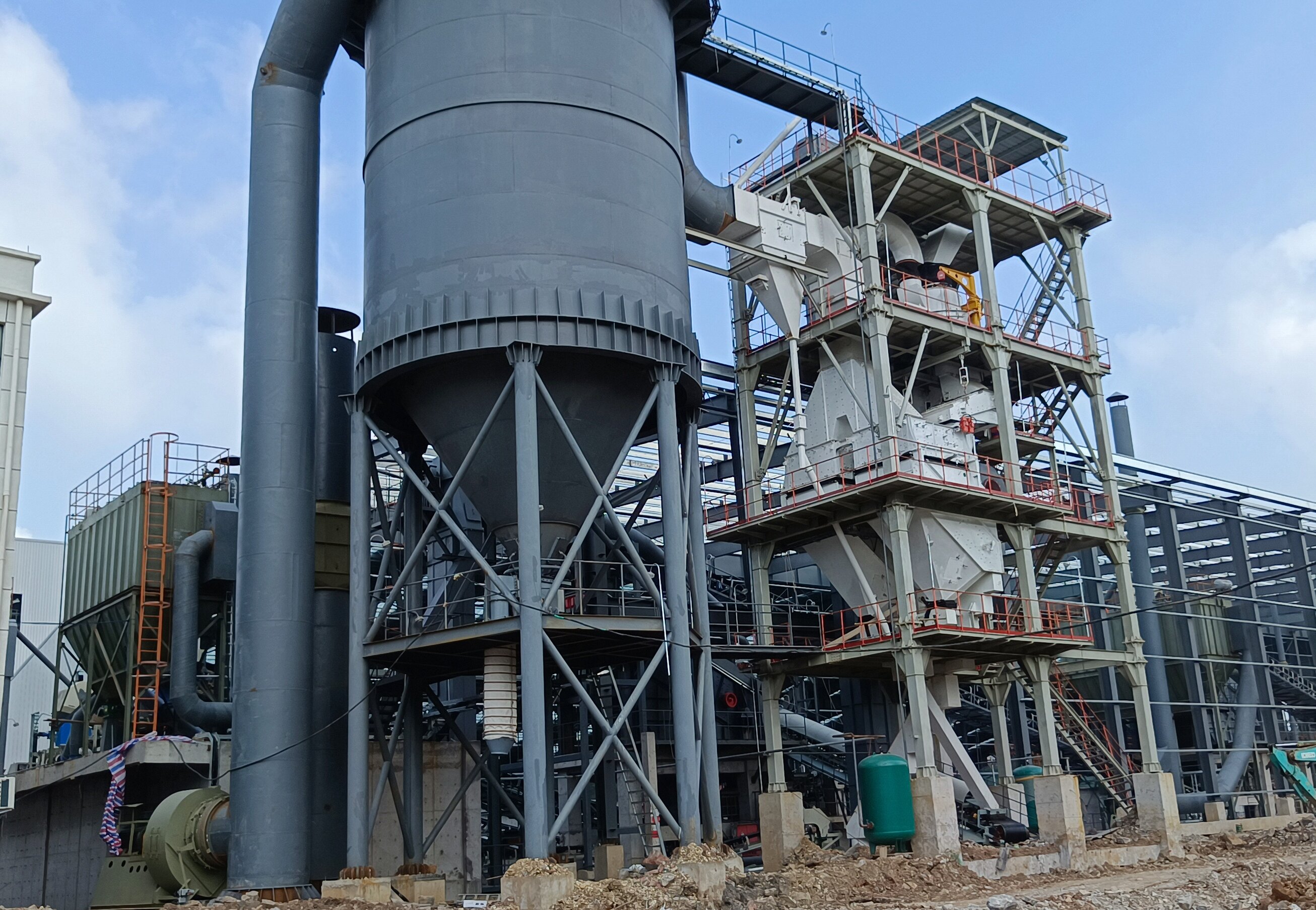 一文讀懂制砂樓：現(xiàn)代砂石生產(chǎn)的 “智能王牌”，環(huán)保高產(chǎn)雙在線！